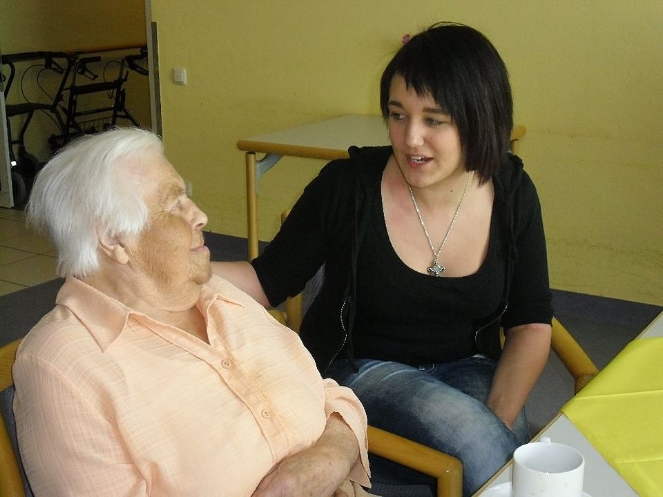 Soziales Projekt Seniorenheim der Agnes-Bernauer-Schule