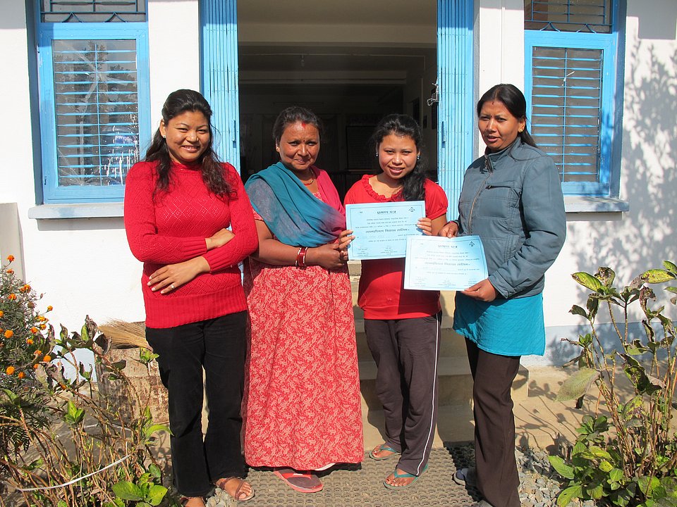 Gesundheit, Bildung, Rechte und Einkommen für Frauen in Nepal