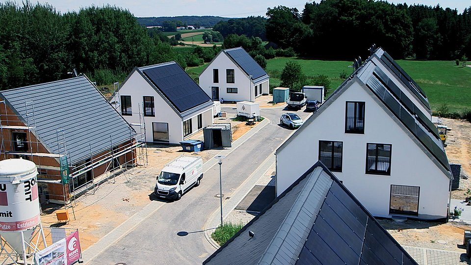 Wirtschaftsunternehmen: asset bauen wohnen gmbH: Die erste Effizienzhaus Plus-Siedlung in Deutschland
